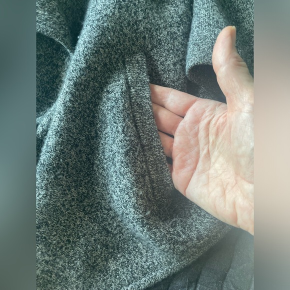 Margaret O’Leary cashmere sweater cardigan & sweater pin, 100% cashmere 🆕 - Picture 8 of 9